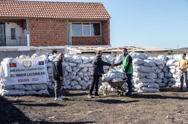 TÜRK YARDIM KURULUŞLARINDAN KOSOVA’DA İHTİYAÇ SAHİPLERİNE KIŞ YARDIMLARI