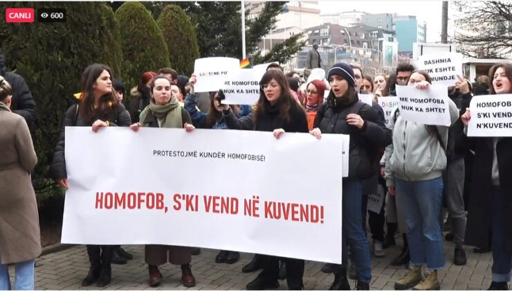  MEDENİ KANUN’UN MECLİSTE ONAYLANMAMASI PROTESTO EDİLDİ