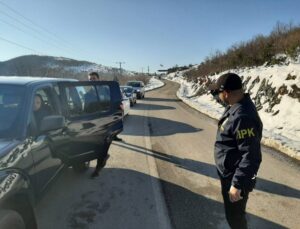 50 POLİS GÖZALTINA ALINDI