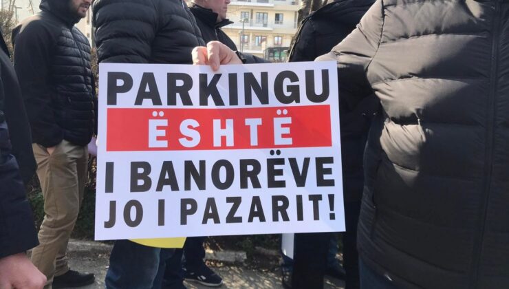  “PRİSHTİNA PARKİNG” ŞİRKETİ PROTESTO EDİLDİ