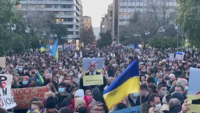 YUNANİSTAN’DA UKRAYNA’YA DESTEK GÖSTERİSİ YAPILDI