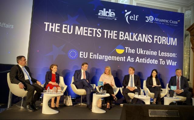 BULGARISTAN’DA “AB BALKANLAR’LA BULUŞUYOR” FORUMU DÜZENLENDİ