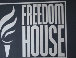 FREEDOM HOUSE RAPORU YAYINLADI: KOSOVA, BU YIL DA İLERLEME KAYDETTİ