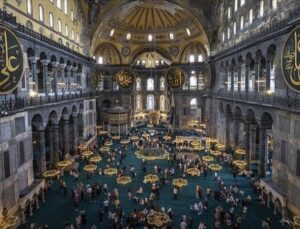 AYASOFYA CAMİİ’NE REKOR İLGİ