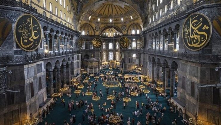 AYASOFYA CAMİİ’NE REKOR İLGİ