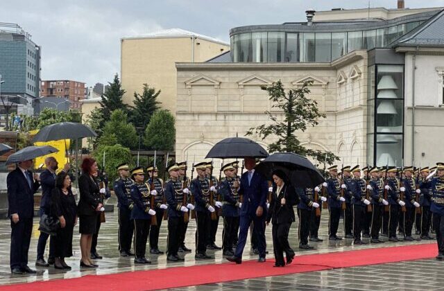 KARADAĞ CUMHURBAŞKANI DEVLET TÖRENİYLE KARŞILANDI