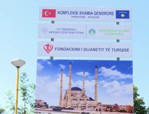 PRİŞTİNE BELEDİYESİ 10 YIL ARADAN SONRA MERKEZ CAMİİ’NİN İNŞAAT RUHSATINI VERDİ