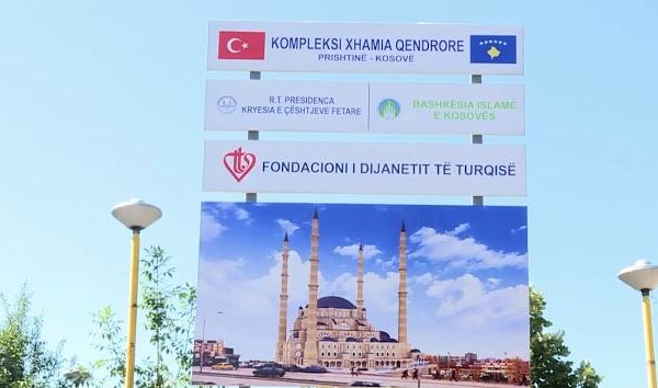 PRİŞTİNE BELEDİYESİ 10 YIL ARADAN SONRA MERKEZ CAMİİ’NİN İNŞAAT RUHSATINI VERDİ