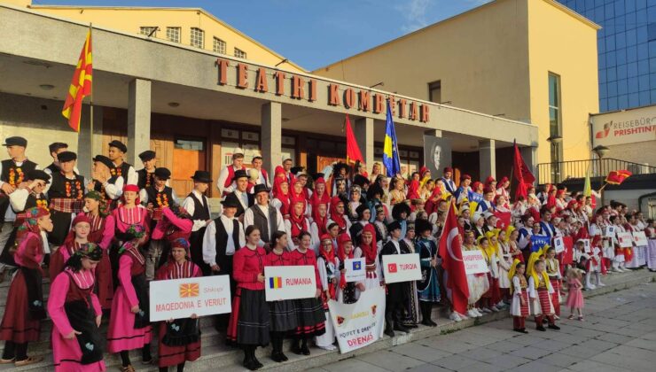 “YLBERİ PRİSHTİNES” FESTİVALİ RENKLİ GÖRÜNTÜLERE SAHNE OLDU