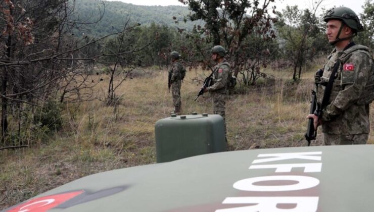  TÜRK KFOR’UNDAN KOSOVA’NIN DOĞU KESİMİNDE DEVRİYE ÇALIŞMASI