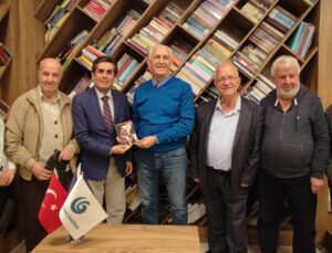 PRİŞTİNELİ YAZAR VE ŞAİRLER YUNUS EMRE ENSTİTÜSÜ’NÜ ZİYARET ETTİ