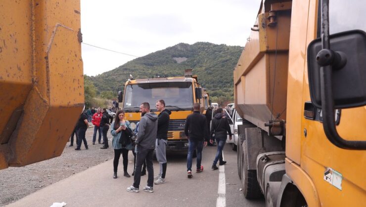 JARİNJE SINIR KAPISINDAKİ GÜMRÜKÇÜLER EVLERİNE DÖNEMİYOR  