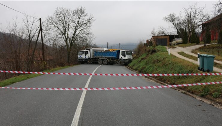 KOSOVA’NIN KUZEYİNDEKİ BARİKATLAR HALEN KALDIRILMADI