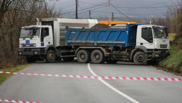 SIRPLAR KOSOVA’NIN KUZEYİNDE YENİ BİR BARİKAT KURDU