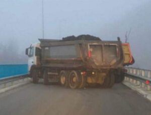 KUZEYDE SIRPLAR TARAFINDAN YENİ BARİKATLAR KURULDU