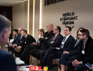 KURTİ, DAVOS’TA BALKANLAR LİDERLERİ OTURUMUNA KATILDI