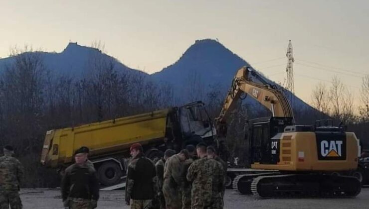 KUZEYDE KALAN SON BARİKATLAR DA KALDIRILDI