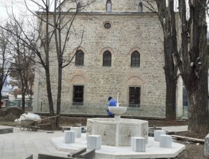 PRİŞTİNE SULTAN MURAT CAMİSİ’NİN RESTORASYON ÇALIŞMALARI SONA YAKLAŞIYOR