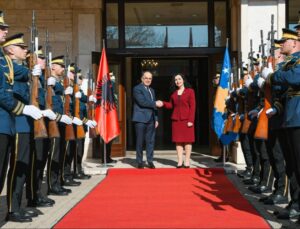 ARNAVUTLUK CUMHURBAŞKANI BEGAJ KOSOVA’DA