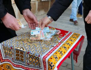 KOSOVA’NIN TÜM CAMİLERİNDE TÜRKİYE’DEKİ DEPREMZEDELERE PARA YARDIMI TOPLANDI