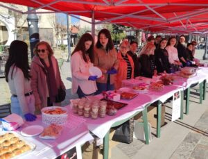 TÜRKİYE’DEKİ DEPREMZEDELERİN YARARINA KERMES DÜZENLENDİ