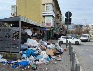 ÇÖPLER PRİŞTİNE’Yİ KAPLADI