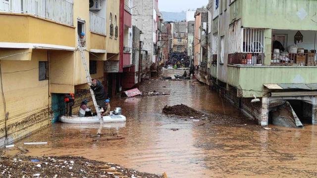 ADIYAMAN VE ŞANLIURFA’DAKİ SELLERDE 13 KİŞİ HAYATINI KAYBETTİ