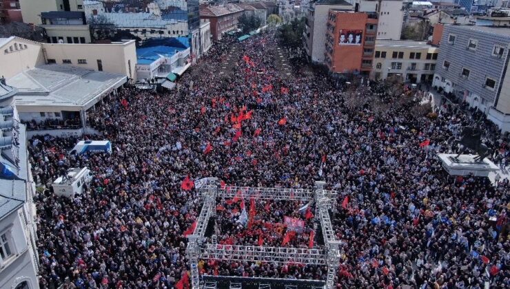 LAHEY MAHKEMESİ’NDEKİ UÇK KOMUTANLARINA DESTEK MİTİNGİ