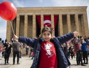 TÜRKİYE’DE 23 NİSAN ULUSAL EGEMENLİK VE ÇOCUK BAYRAMI KUTLANIYOR