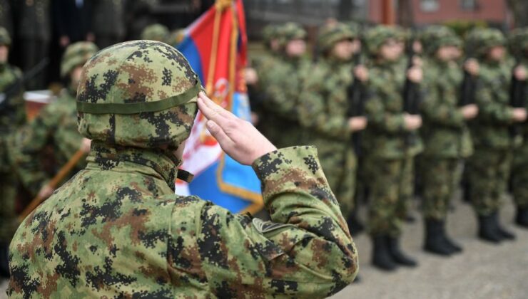 SIRBİSTAN ORDUSU’NA ÜST DÜZEY SAVAŞ HAZIRLIĞI EMRİ VERİLDİ