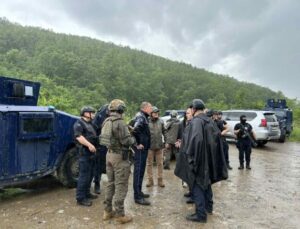 SIRBİSTAN; KOSOVA POLİSLERİ KAÇIRILMADI SINIRDA YAKALANDILAR