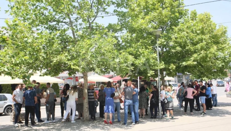 GRAÇANİTSA’DA SIRPLAR’DAN PROTESTO GÖSTERİSİ