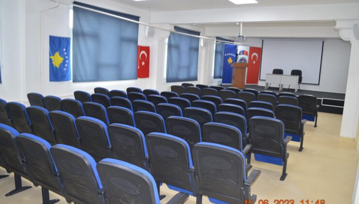 MAMUŞA ATATÜRK LİSESİ’NİN KONFERANS SALONUNUN AÇILIŞI YAPILDI