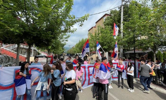 ZVEÇAN’DAKİ PROTESTO GÖSTERİLERİNE ÖĞRENCİLER DE DAHİL EDİLİYOR