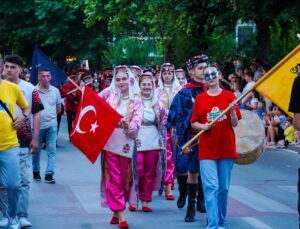 GERÇEK DERNEĞİ FOLKLOR EKİBİ “GOLDEN EAGLE” KARNAVALI’NDA