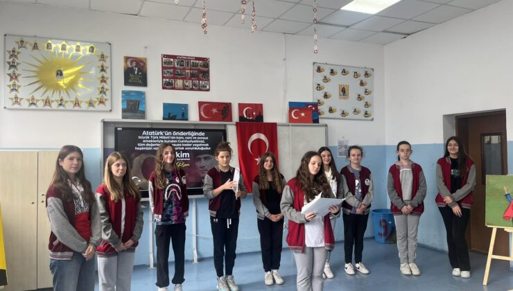 PRİŞTİNE’DE TÜRK ÖĞRENCİLERİN 100. YIL COŞKUSU