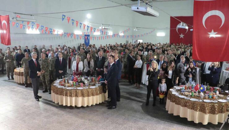 KOSOVA’DAKİ MEHMETÇİK’TEN PRİZREN’DE COŞKULU 100. YIL KONSERİ