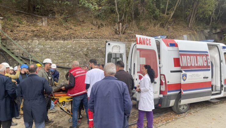 AÇLIK GREVİNDE OLAN ÜÇ MADENCİ HASTANEYE KALDIRILDI