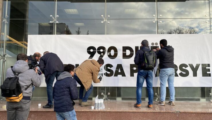 PRİŞTİNE’DE PİSA TESTİ PROTESTOSU