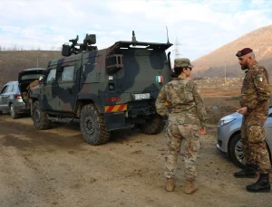 KFOR, KOSOVA-SIRBİSTAN SINIRINDA DEVRİYE FAALİYETLERİNE DEVAM EDİYOR