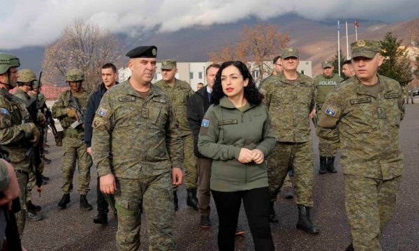 CUMHURBAŞKANI OSMANİ’DEN KOSOVA ASKERLERİNE ÖVGÜ