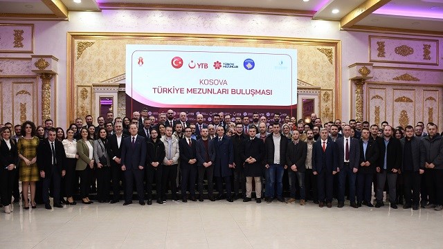 PRİZREN’DE YTB TARAFINDAN TÜRKİYE MEZUNLARI BULUŞMASI DÜZENLENDİ