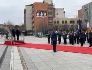 KURTİ, İRLANDA BAŞBAKANINI DEVLET TÖRENİYLE KARŞILADI