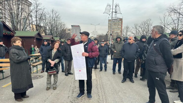 PROTESTOCULAR “GEORGE BUSH” CADDESİNİN TRAFİĞE AÇILMASINI TALEP ETTİ