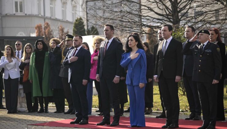 KOSOVA 16. BAĞIMSIZLIK YILINI KUTLUYOR