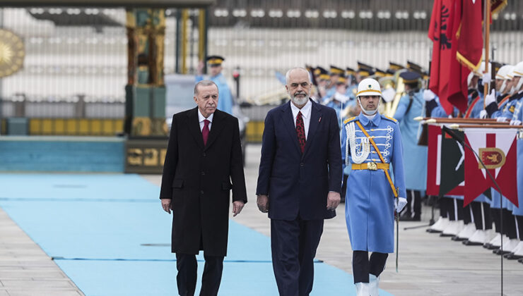  CUMHURBAŞKANI ERDOĞAN, ARNAVUTLUK BAŞBAKANI RAMA’YI RESMİ TÖRENLE KARŞILADI