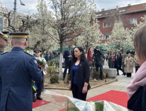 NATO HAVA HAREKATININ 25. YILINDA ÖLEN NATO ASKERLERİ ANILDI