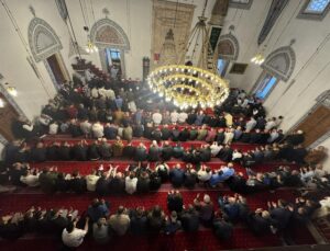 KOSOVA’DA RAMAZAN BAYRAMI SEVİNCİ YAŞANIYOR