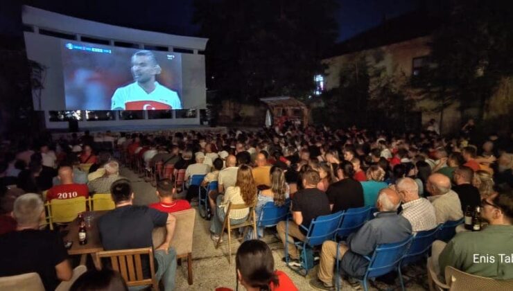 KOSOVA’DA TÜRKİYE- HOLLANDA MAÇI HEYECANI