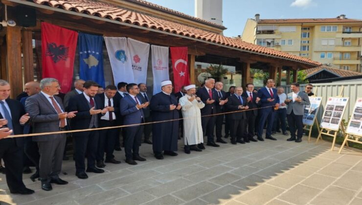 PRİŞTİNE’NİN EN ESKİ CAMİLERİNDEN PİRİNAZ CAMİSİ’NİN AÇILIŞI YAPILDI